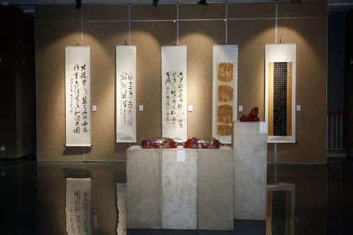 藝術傳情 這個展覽濃縮了涼山的自然美 生活美 人文美,值得一看